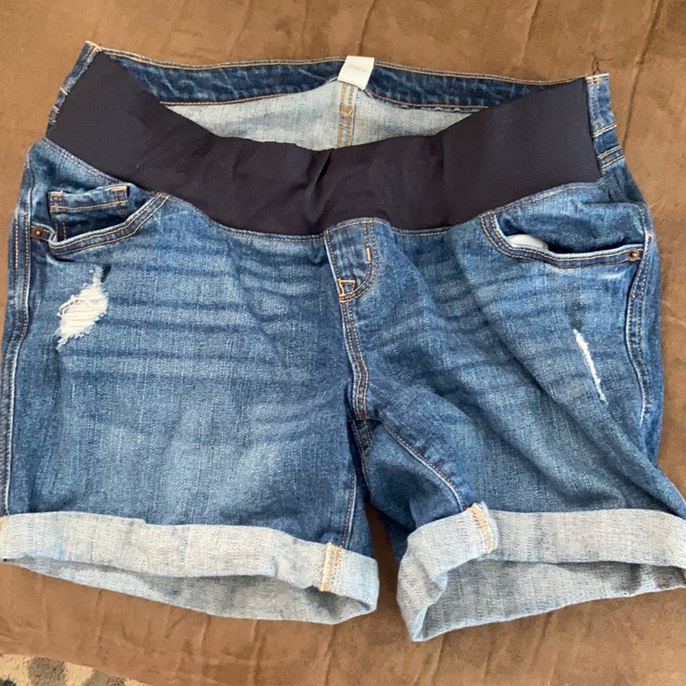 Old navy maternity shorts